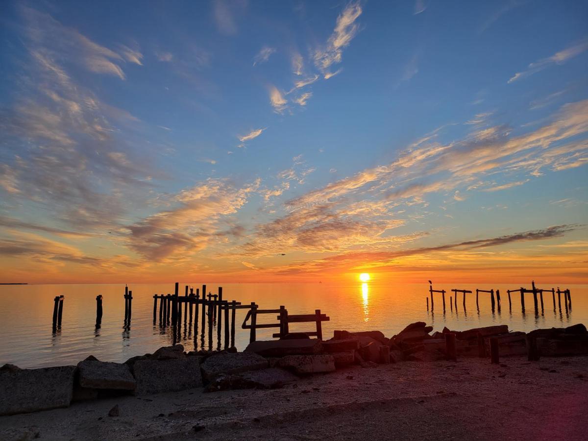 Bay Front Home With Spectacular Sunrise Views Port Lavaca Exterior photo