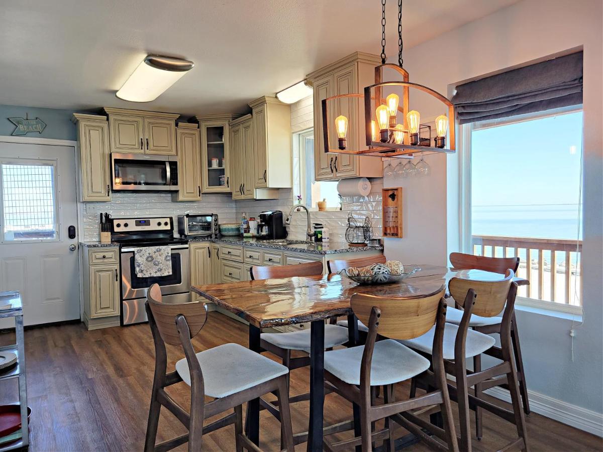 Bay Front Home With Spectacular Sunrise Views Port Lavaca Exterior photo